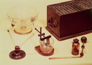 Original equipment used by Sir Humphry Davy in his electro-chemical experiment, early 19th century