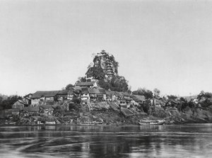 Shih Pao Chai, Wan Yin Shan, Szechuan, Village and Sacred Rock on the Banks of the Yangtze by Ernst Boerschmann