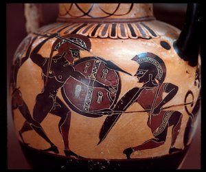 Terracotta amphora with representation of a duel between two soldiers, 520-500 BC