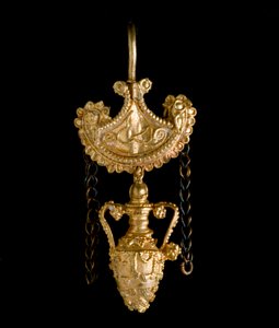 Gold Earring, 3rd Century BC, Cerveteri, Rome, Museo di Villa Giulia