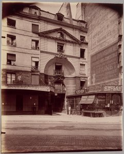 Cour du Dragon by Eugène Atget