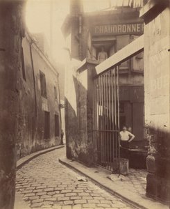 Entrance to the Passage of the Reunion, 1 and 3 Rue du Maure, 3rd Arrondissement by Eugène Atget