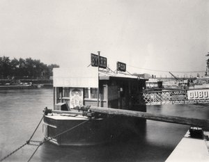 Boat on the Seine