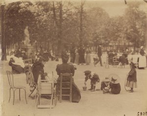 Women and Children in the Luxembourg Gardens