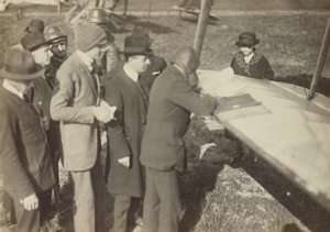 Group around the Edge of a Wing of a Caproni Ca. 3 (Airplane)