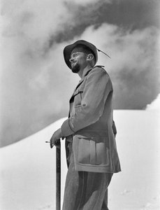 Alpino Soldier in the snow
