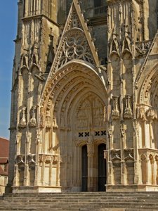 Northern door in the west façade