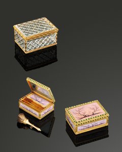Louis XVI Double-Opening Enamelled Gold Boite-à-Mouches, Paris, 1778/79