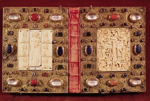 Reliquary plaque depicting the Virgin and Child with Saints and the Crucifixion by French School