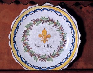 Revolutionary plate with a monarchist motif (lily) and the inscription 