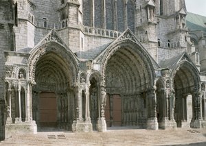 View of the three portals of the north transept