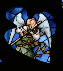 Window depicting a Musical Angel
