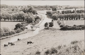 View towards the Globe Lane bridge across the Grand Union Canal, 20th century