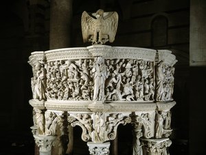 Overview of the upper part of the Chair by Giovanni Pisano (Detail)