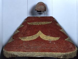 Cloak and feather hat by Hawaiian School