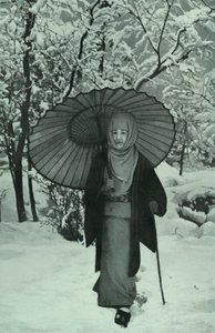 December in Japan by Herbert Ponting
