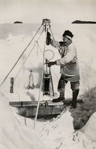 E. W. Nelson with the Nansen-Petersen Insulated Water-Bottle by Herbert Ponting