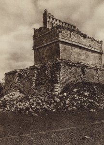 Mexico: Ruins of Chichen Itza, Yucatan, Temple near the Ball Court