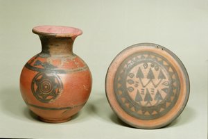 Terracotta pot and lid