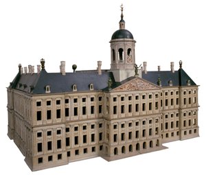 Moderation. Image with the Model of the New City Hall on the Dam.