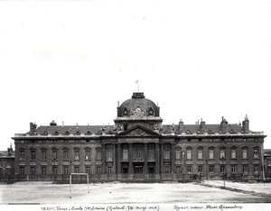 Facade and dome of the Ecole Militaire, built 1751-73