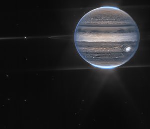 Webb’s Jupiter Images Showcase Auroras, Hazes by James Webb Space Telescope (NASA)