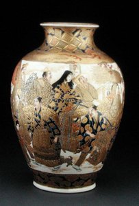 Satsuma vase with figures in a procession