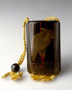 Small Lacquer Box Decorating a Parrot