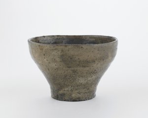 Tea bowl in the shape of a Chinese flute, Edo period