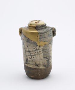 Tea caddy with two lugs, in Oribe style, Edo period by Japanese School