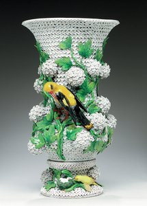 Meissen Schneeballen vase, mid to late 19th century