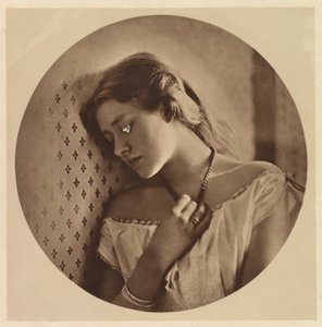Ellen Terry, at the Age of Sixteen