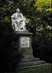 Monument in Tribute to Franz Peter Schubert by Karl Kundmann