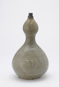 Bottle, Koryo period, late 13th century