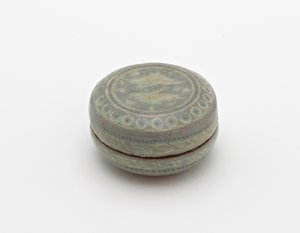Box with Inlaid Design of Paired Cranes and Clouds by Korean School