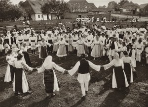 Rusu-Bargaului, Hora by Kurt Hielscher