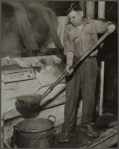 Piece Dyeing by Lewis Wickes Hine
