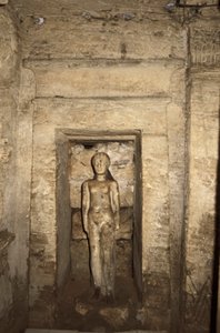 Catacombs of Kom-esh-Shuqafa, Interior of the Hypogeum, Niche with Female Statue