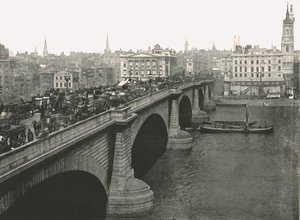 London Bridge looking North, 1895 by London Stereoscopic and Photographic Co