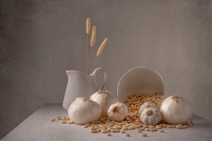 Garlic and White Beans by Margareth Perfoncio