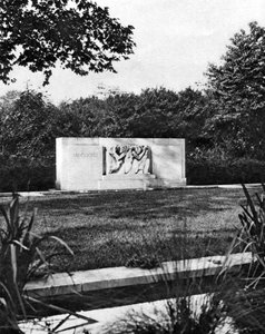 Hyde Park Bird Sanctuary and Hudson Memorial, London