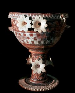 Minoan art: terracotta crater with decorations