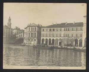 View of the Palazzo dei Camerlenghi in Venice