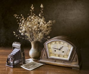 Nostalgic Camera Clock by Noam Mymon