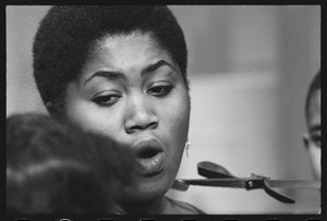 Odetta sings to children on set of a TV special