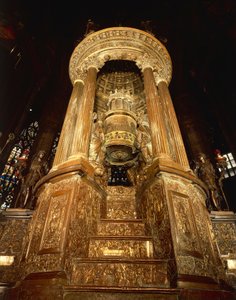 Catherdal interior, ciborium by Pellegrino Tibaldi
