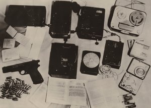The equipment of Sterzyk, agent of the US secret service who was arrested when trying to reconnoitre by Photographer German