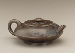 Teapot with false mark of Gong Chun, Yixing, Jiangsu province by Qing Dynasty Chinese School