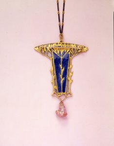 Pendant Brooch and Chain