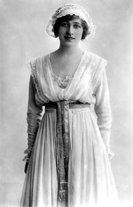 Phyllis Dare, English actress